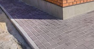 Укладка плитки на отмостку: Цена от 809 руб. в Мирном от ТротуарнаяПлитка