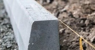 Установка бордюров для тротуарной плитки в Мирном - цена от 809 руб.