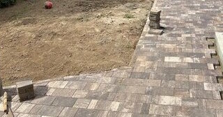 Профессиональная укладка тротуарной плитки на клей в Мирном в октябре