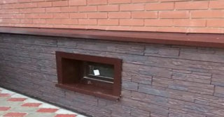 Облицовка цоколя панелями под камень в Мирном в октябре