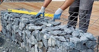 Устройство подпорной стенки из габионов в Мирном в октябре